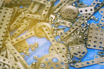 Children's game set for modeling, consisting of a set of parts and connecting elements.