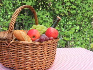 Picnic basket with food.