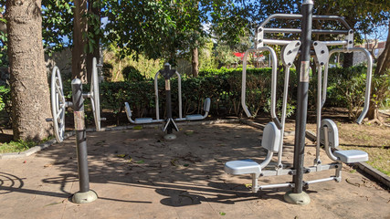 Outdoor physical exercise machines for the elderly