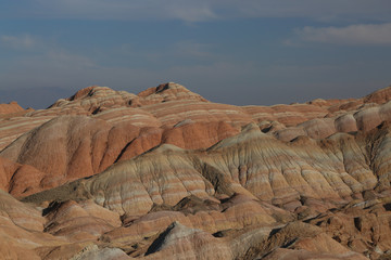 Fototapeta na wymiar Chiny Góry Tęczowe (Geologiczny Park Zhangye Danxia Landform)