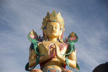 Obraz premium Buddha giant statue in nubra valley, ladakh, India
