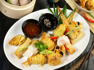 Verschiedene Dim Sum - Teller