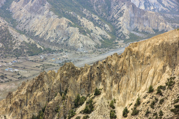 Fototapeta na wymiar Rocky terrain, mountains of nepal, cliffs