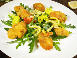 Kalbsbries gebacken auf Salat