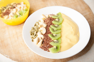 Smoothie bowl, mango & banana, adult and child serve 