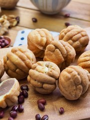 한국의 음식 호두과자와 녹차