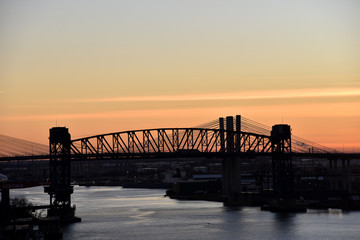 Fototapeta na wymiar Sunset in the port of Newark. 