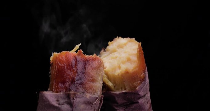 焼き芋 焼きたて 回転動画