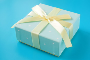 青いプレゼントボックス