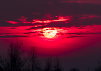 Obraz premium Colorful clouds at dawn of the sun