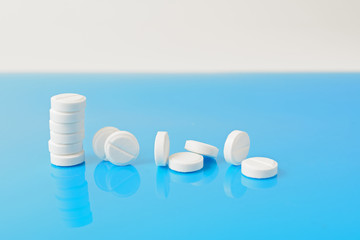 tablet pill medicinal tablets dosage dose antibiotic vitamins white scattered