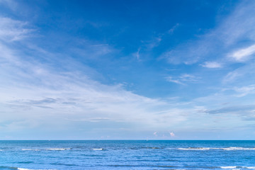 Fototapeta na wymiar sea and blue sky nature background