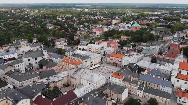 Panorama starego polskiego miasto z rynkiem