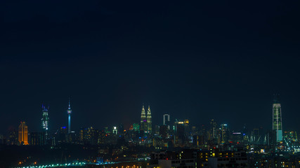 Naklejka premium Wgląd nocy panorama miasta Kuala Lumpur.