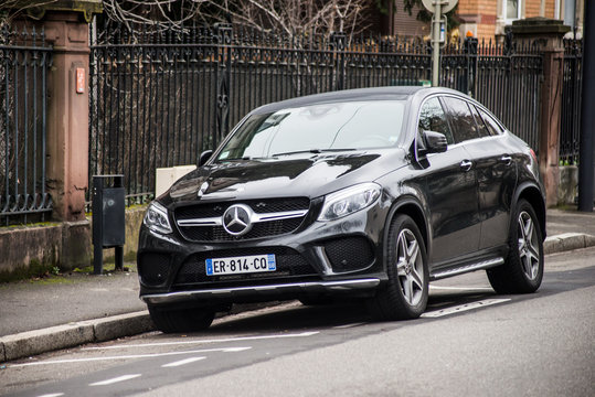Mercedes Suv Photos Royalty Free Images Graphics Vectors Videos Adobe Stock