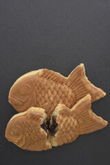 石皿の上にたい焼き