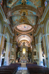 Fototapeta na wymiar inside a historic cathedral in havana, cuba