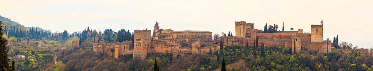 Fototapeta na wymiar Panorama der Alhambra in Granada, Spanien