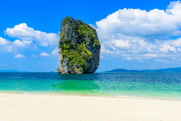 Poda Island - Paradise beach in tropical scenery - near Ao Nang, Ao Phra Nang bay, Krabi, Thailand.