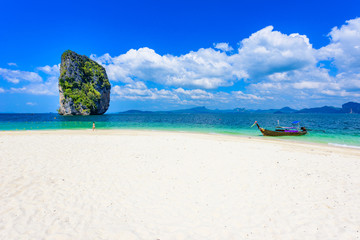 Poda Island - Paradise beach in tropical scenery - near Ao Nang, Ao Phra Nang bay, Krabi, Thailand.