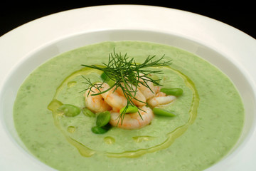 Italian food recipes, fava bean cream and shrimp