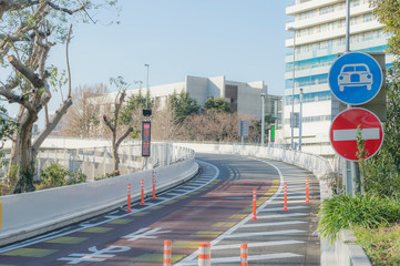 東京都新宿区の首都高速道路の出口