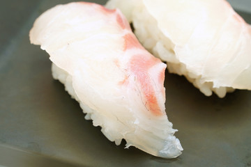 Fototapeta na wymiar 真鯛の握り寿司