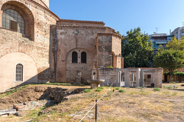 Fototapeta na wymiar Rotunda Roman Temple in city of Thessaloniki, Greece
