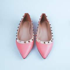 female pink shoes