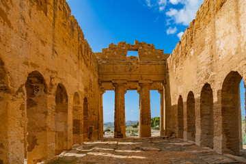 The Temple of Concordia is an ancient Greek temple in the Valley of Temples in Agrigento - obrazy, fototapety, plakaty