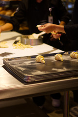 Preparing crossoints in a bakery