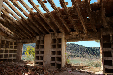 Fototapeta na wymiar abandoned house in ruins