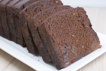  serving of fresh raisin chocolate cake