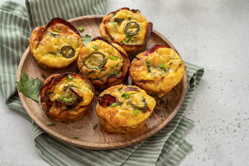 Bacon egg muffins with jalapeno, low carbs, ketogenic food