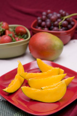 fresh mango slices