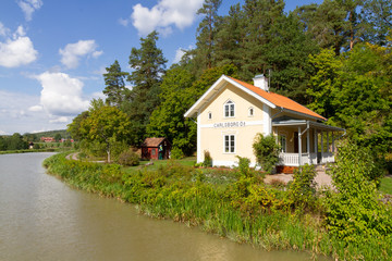 Fototapeta na wymiar Göta kanal house in Carlsborg