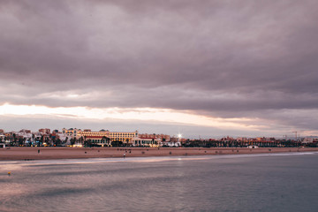 Fotografías en el puerto de valencia y en la playa de la Malvarrosa en el atardecer