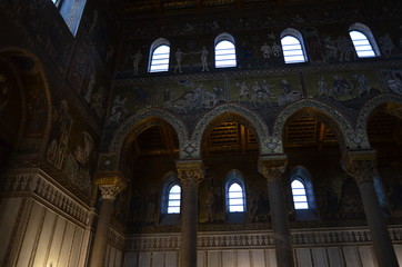 Fototapeta premium Interior of Duomo di Monreale