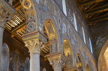 Fototapeta na wymiar Interior of Duomo di Monreale
