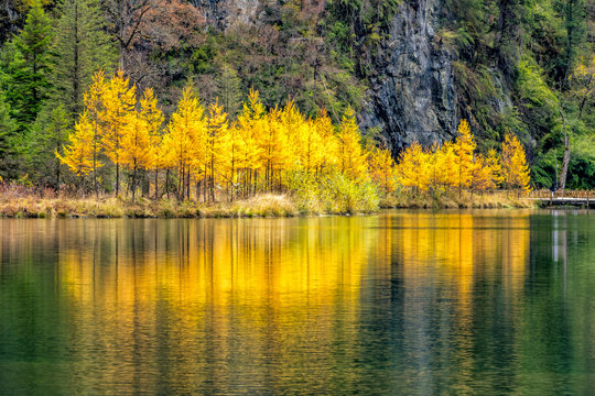 The beautiful autumn scenery of bipeng ditch