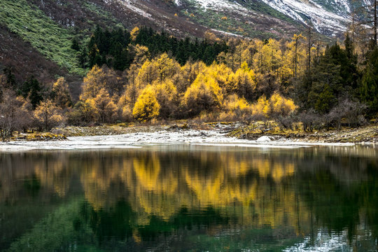 The beautiful autumn scenery of bipeng ditch