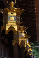 京都 上賀茂神社 黄金の吊り灯籠