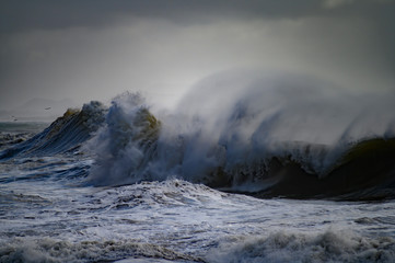 Fototapeta na wymiar crashing surf at Cape Disappointment Washington