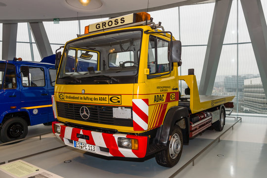 STUTTGART, GERMANY- MARCH 19, 2016: Recovery truck Mercedes-Benz 814, 1992. Mercedes-Benz Museum.