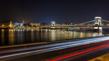 Fototapeta na wymiar Szechenyi Chain Bridge on the Danube river at night. Budapest, Hungary.