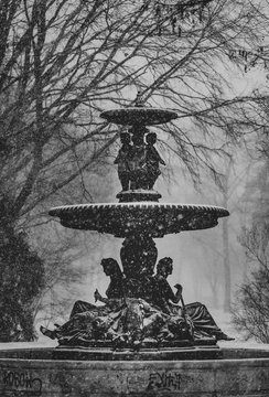 Brunnen in Berlin im Winter