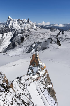 Aguille du Midi overlooking the Vall&egrave;e Blanche, in the background the Dent du G&eacute;ant, Mont Blanc massif, Chamonix, Haute Savoie, France, Europe