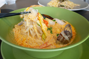 シーフードラクサ