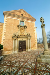 Cruz de piedra en la ermita del Cristo del Valle en Tembleque. Toledo. España. Europa.