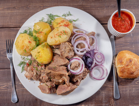 Hashlama with Potatoes
